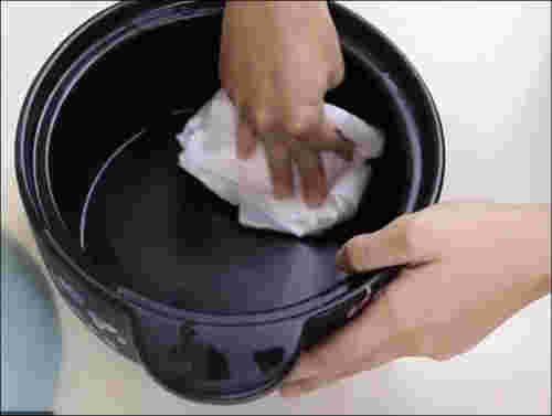 ceramic bakeware cleaning