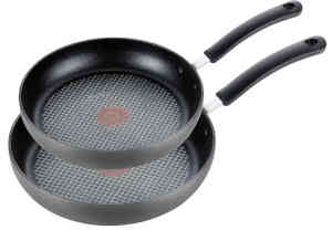 Hard anodized skillet